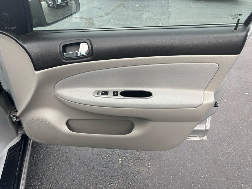 Photo 22 of this CHEVROLET COBALT