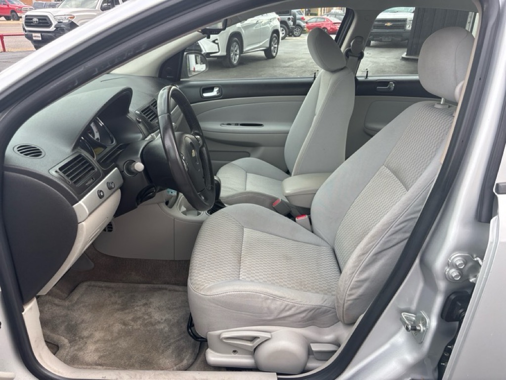 Photo 9 of this CHEVROLET COBALT