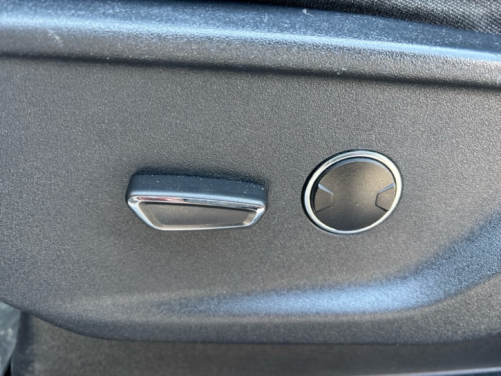 Photo 10 of this FORD F150