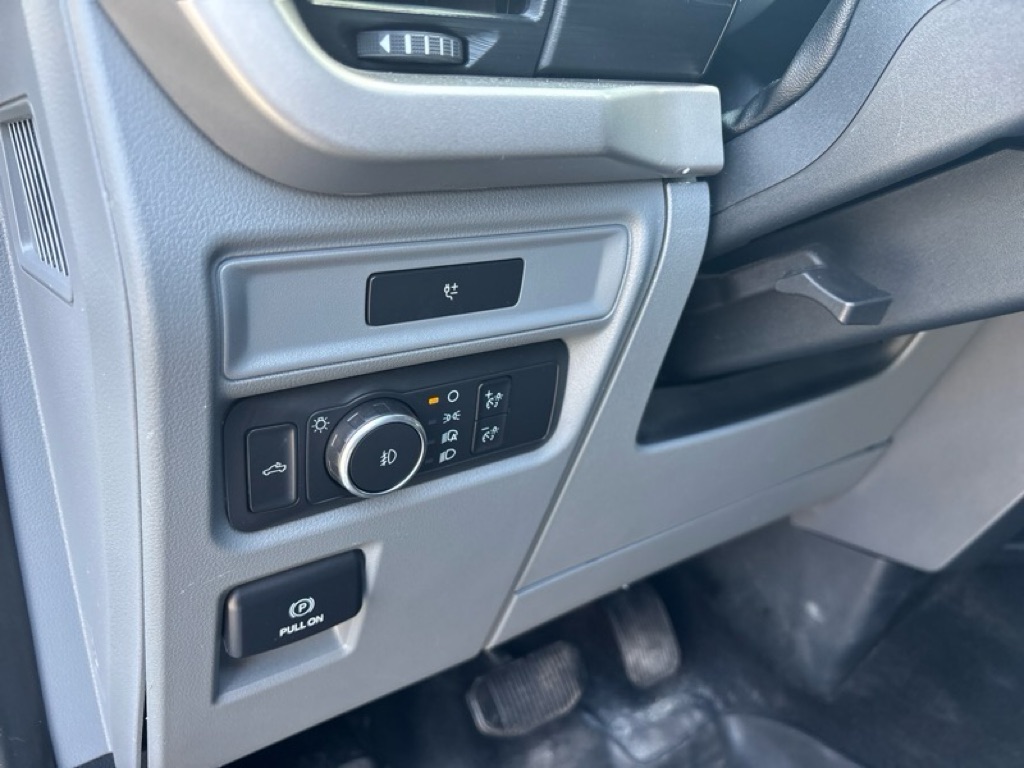 Photo 11 of this FORD F150