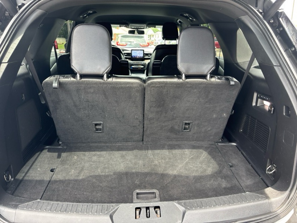 Photo 20 of this FORD EXPLORER