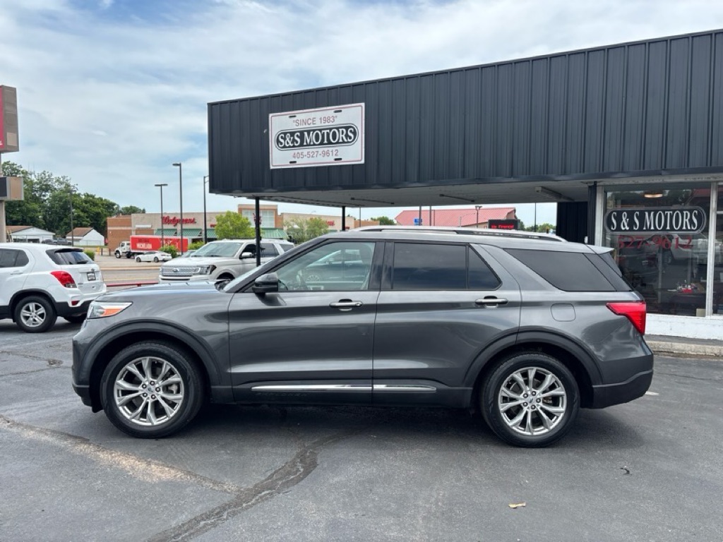 Photo 2 of this FORD EXPLORER