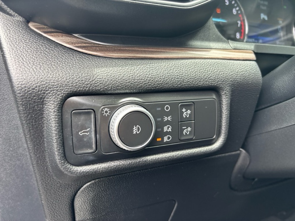 Photo 11 of this FORD EXPLORER