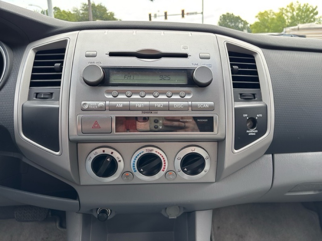 Photo 13 of this TOYOTA TACOMA