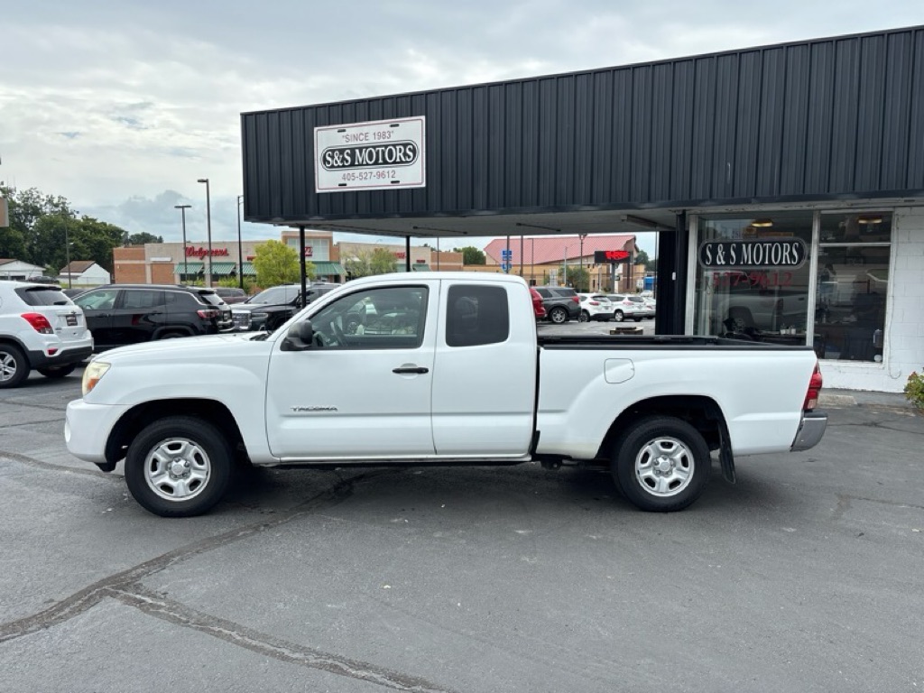 Photo 2 of this TOYOTA TACOMA