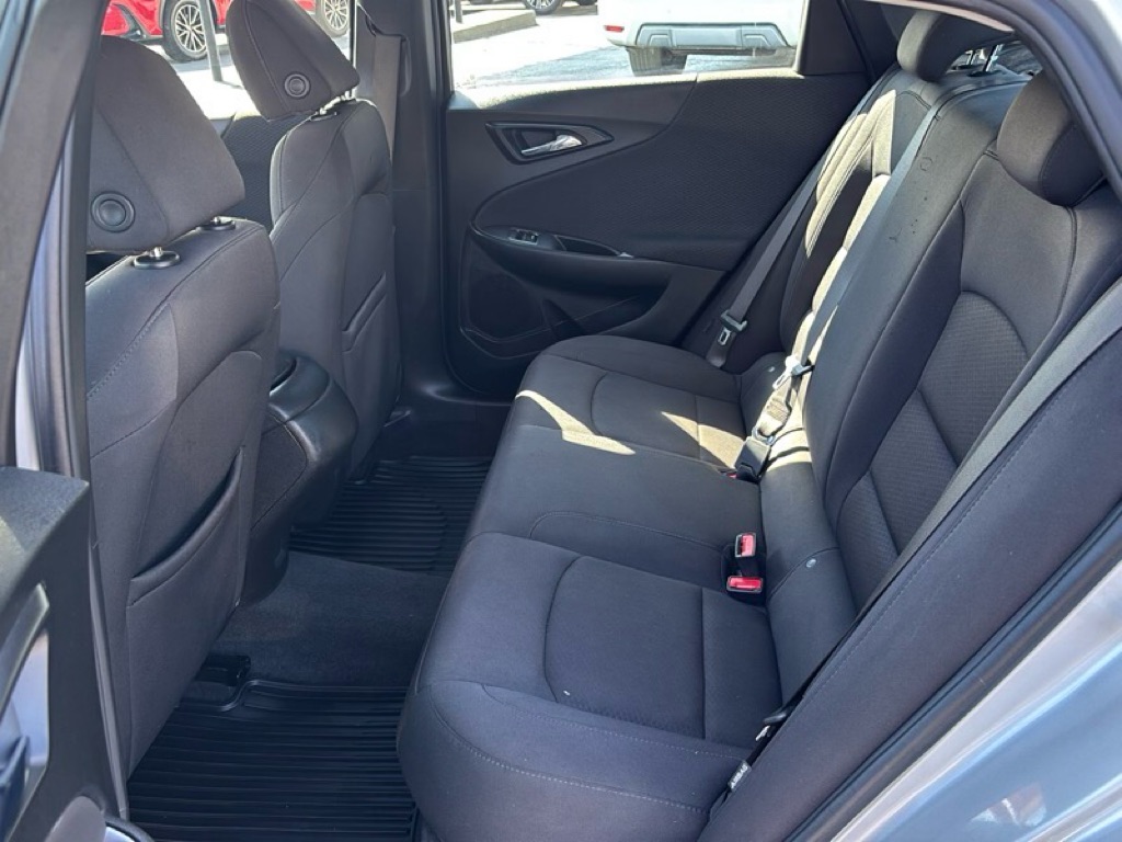 Photo 16 of this CHEVROLET MALIBU