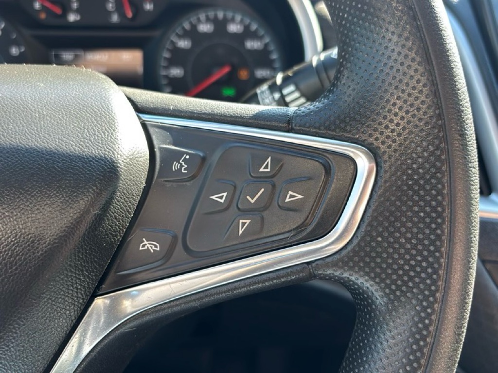 Photo 12 of this CHEVROLET MALIBU