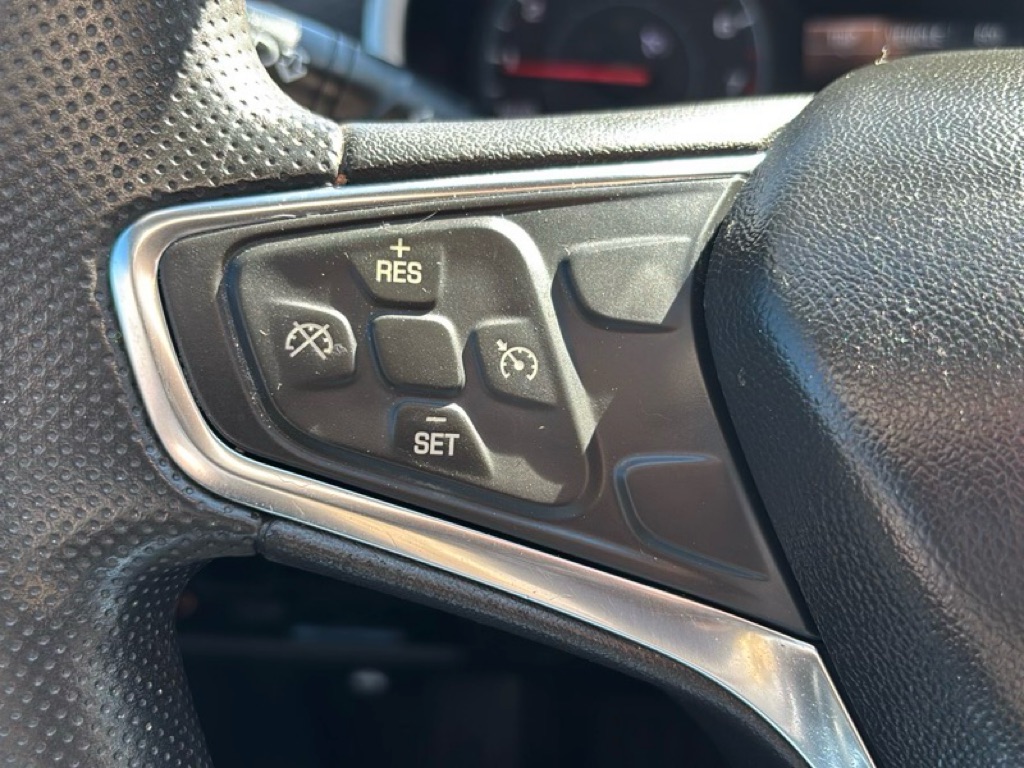 Photo 11 of this CHEVROLET MALIBU