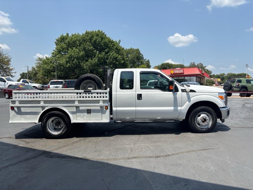 Photo 6 of this FORD F350