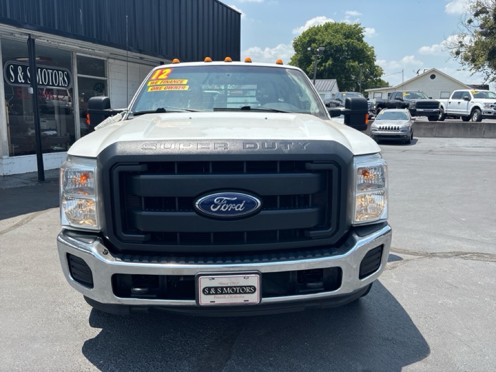 Photo 8 of this FORD F350
