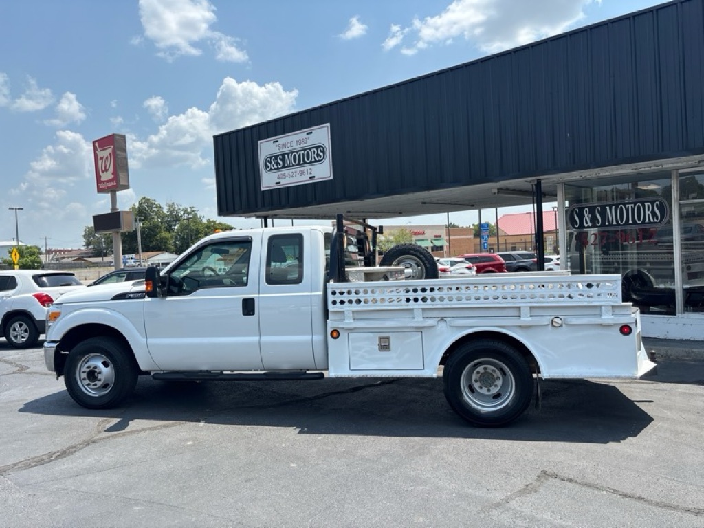 Photo 3 of this FORD F350