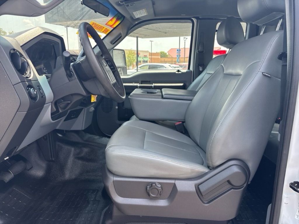Photo 9 of this FORD F350