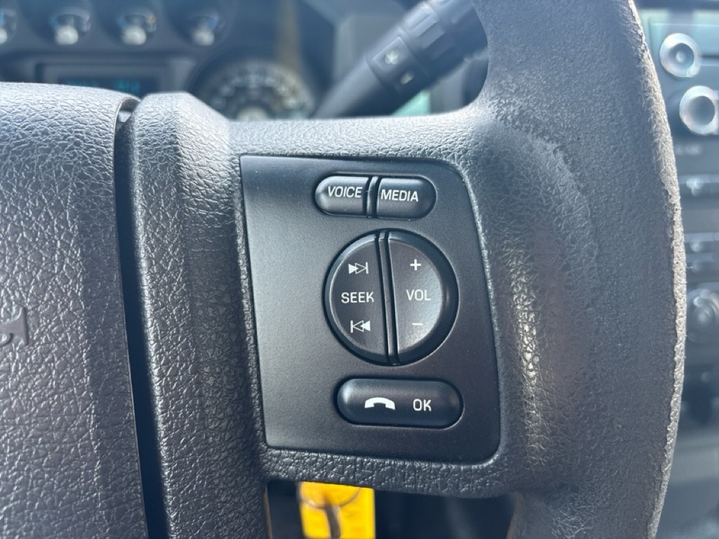Photo 13 of this FORD F350