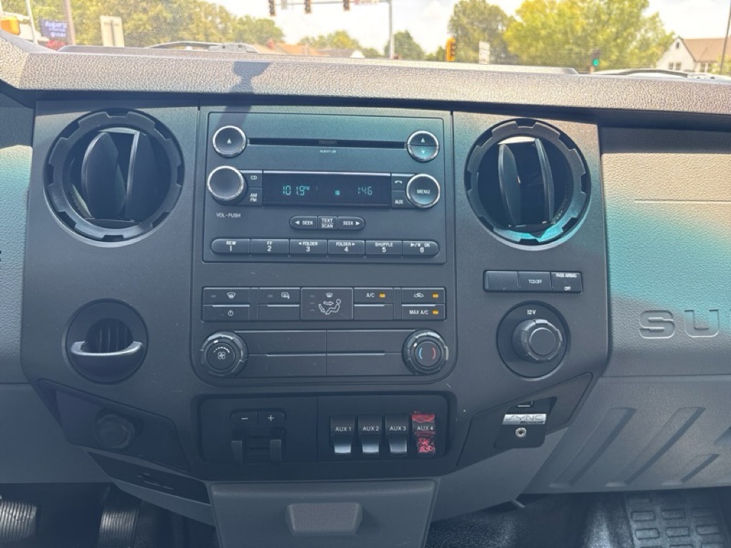 Photo 14 of this FORD F350