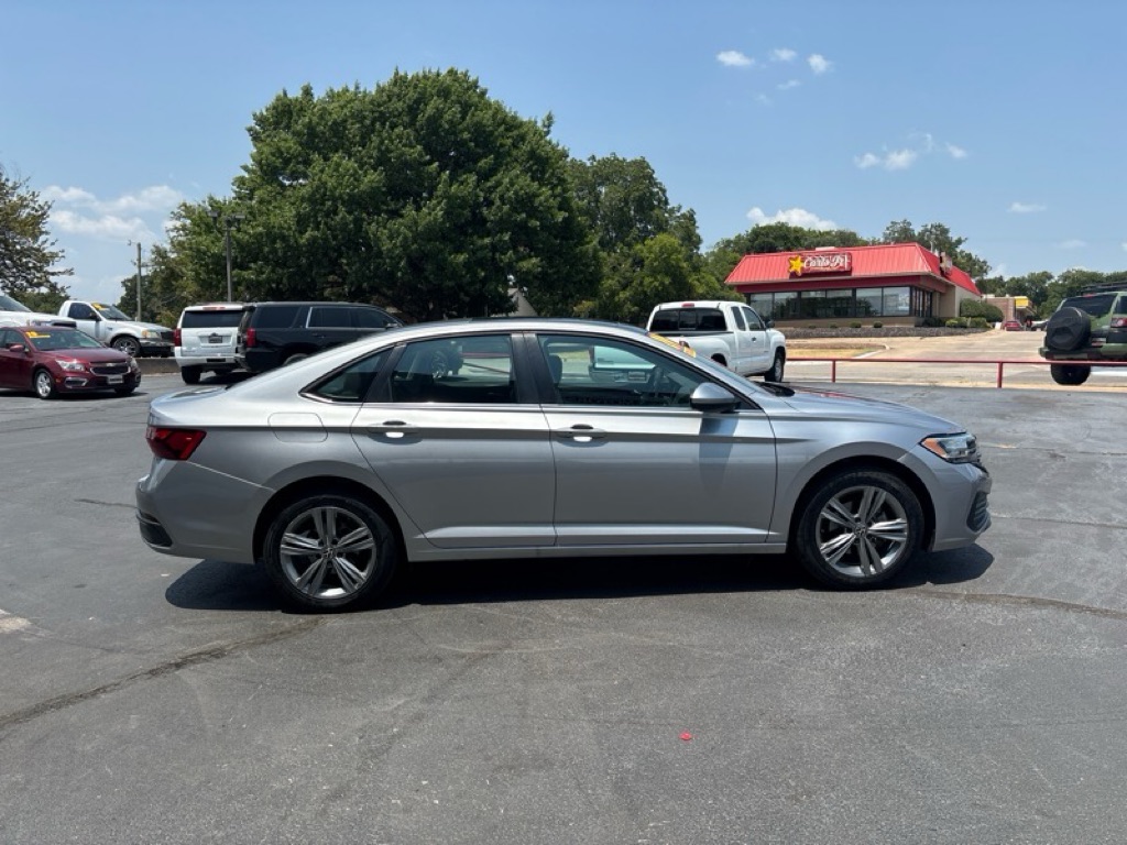 Photo 6 of this VOLKSWAGEN JETTA