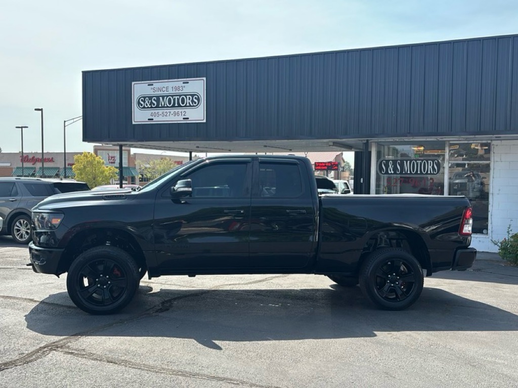 Photo 2 of this RAM 1500