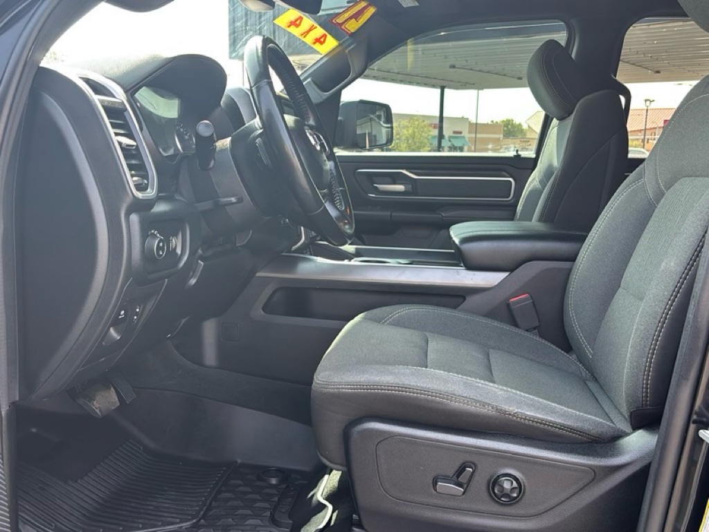Photo 9 of this RAM 1500