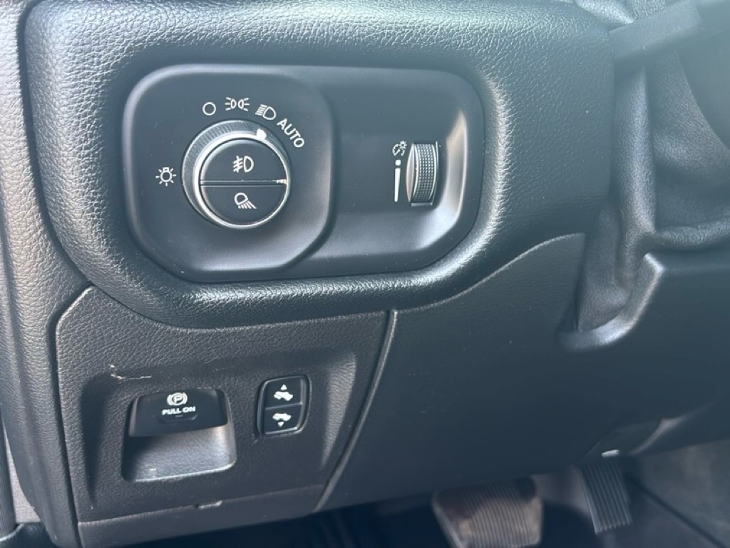 Photo 11 of this RAM 1500