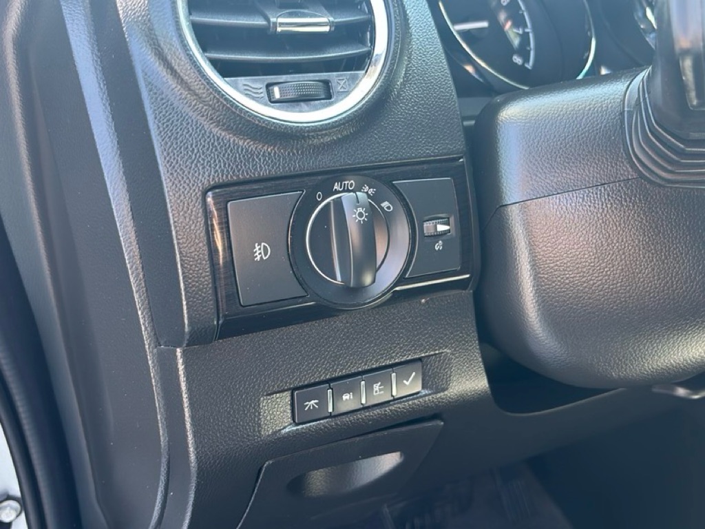 Photo 11 of this CHEVROLET CAPTIVA