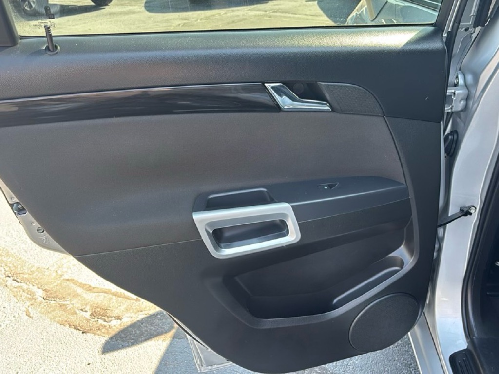 Photo 19 of this CHEVROLET CAPTIVA