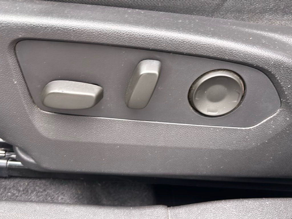 Photo 10 of this BUICK ENVISION
