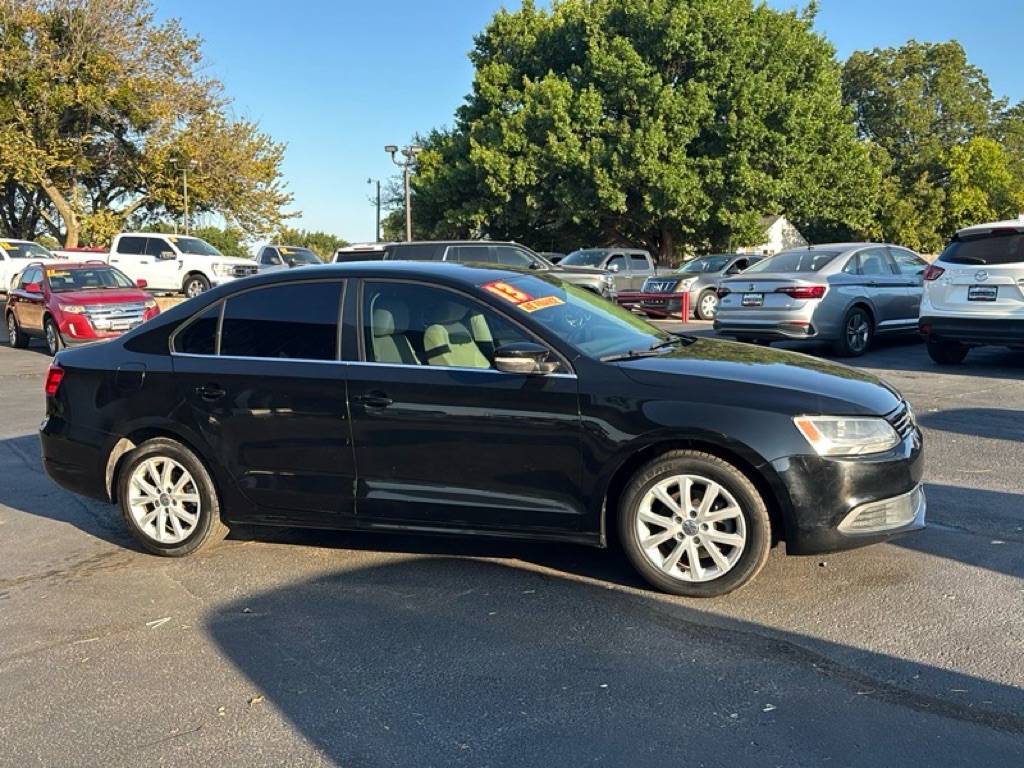 Photo 7 of this VOLKSWAGEN JETTA