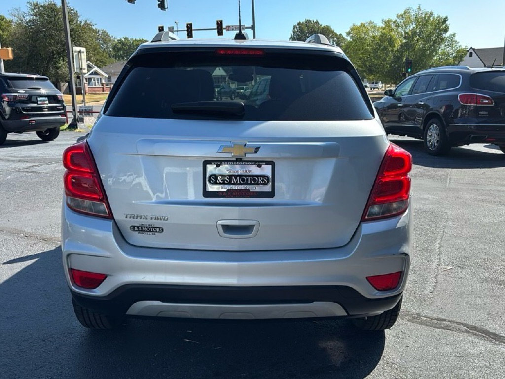 Photo 4 of this CHEVROLET TRAX