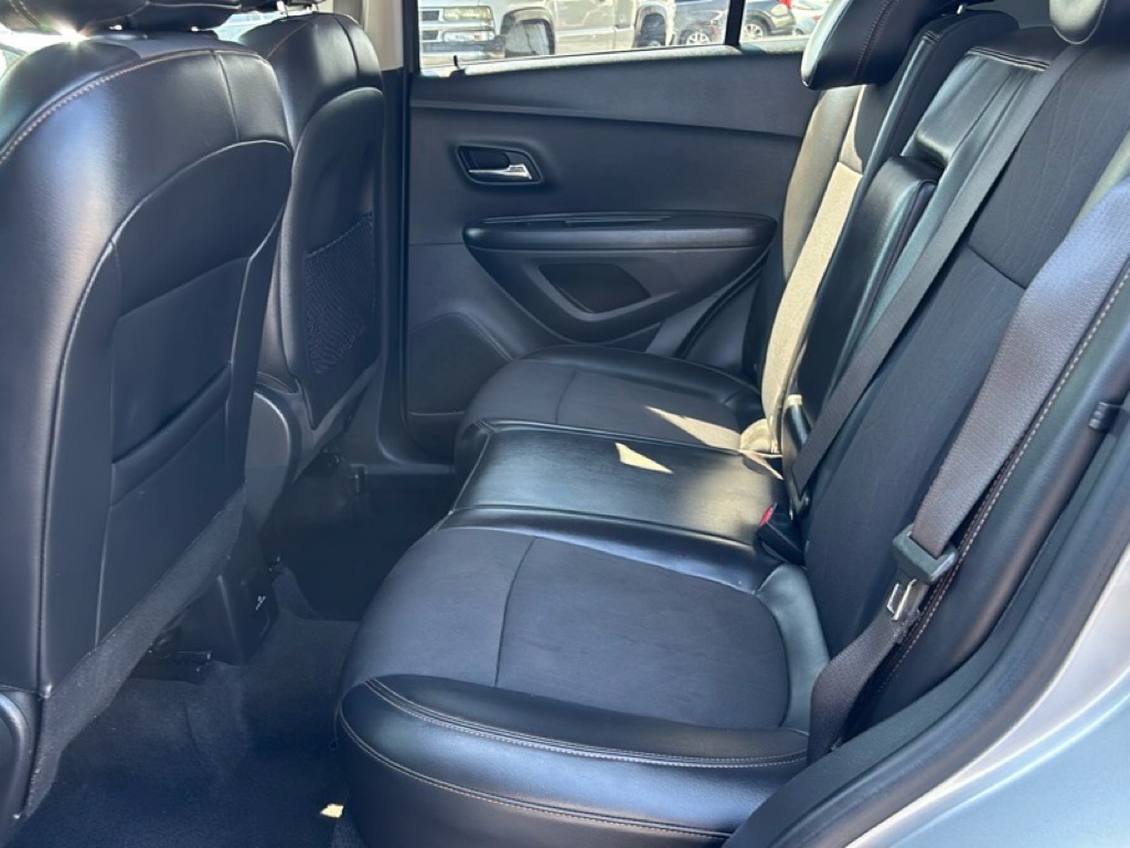 Photo 18 of this CHEVROLET TRAX