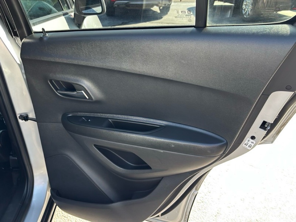 Photo 22 of this CHEVROLET TRAX