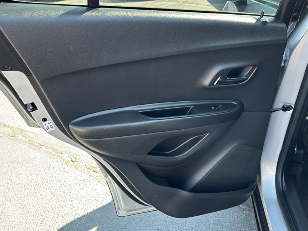 Photo 19 of this CHEVROLET TRAX