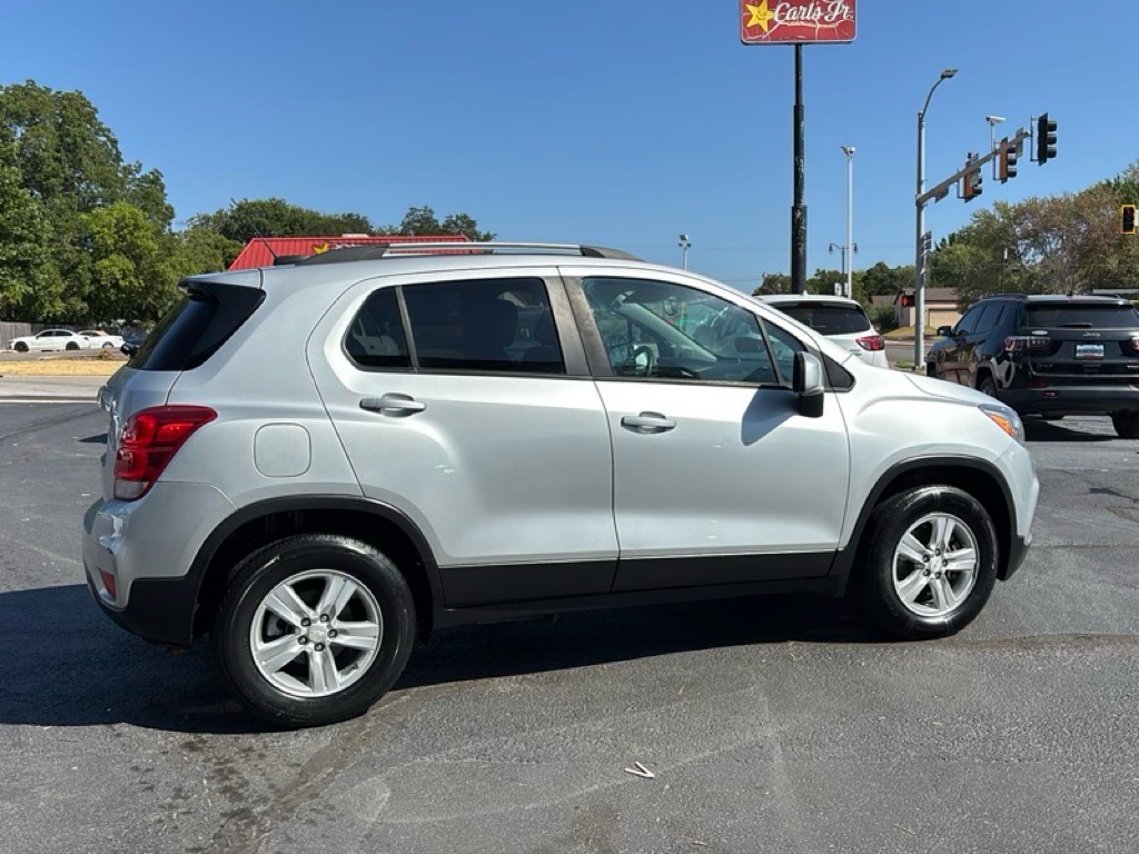 Photo 5 of this CHEVROLET TRAX