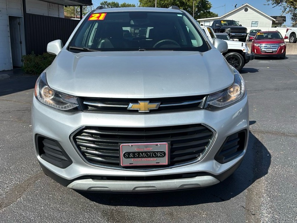 Photo 8 of this CHEVROLET TRAX