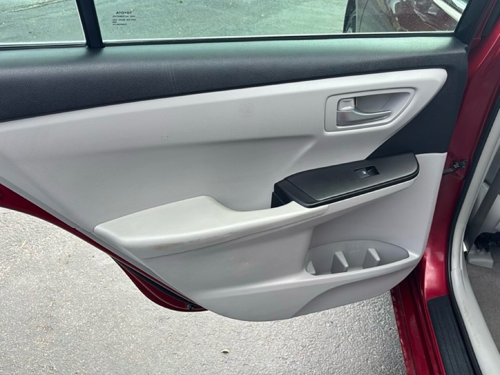 Photo 20 of this TOYOTA CAMRY