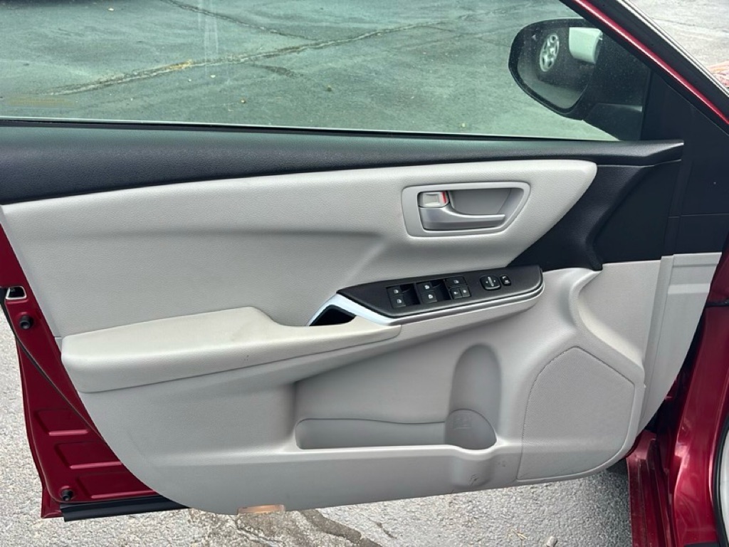Photo 18 of this TOYOTA CAMRY