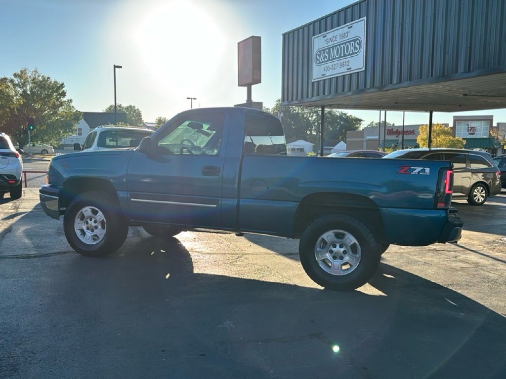 Photo 3 of this CHEVROLET SILVERADO 1500