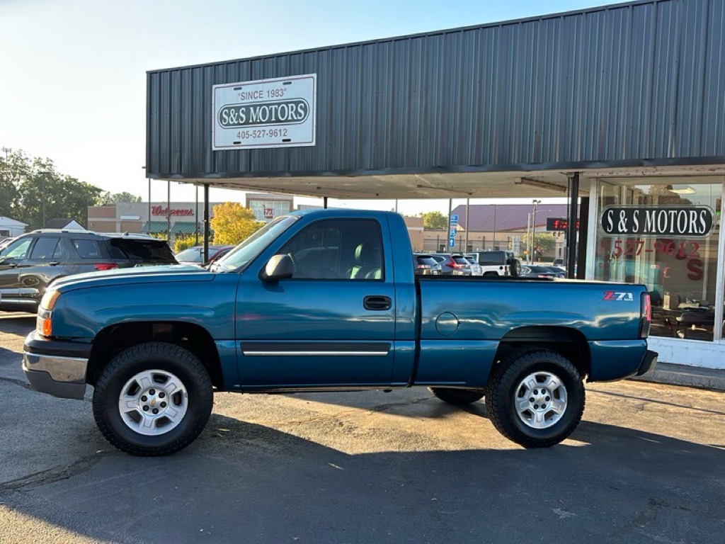Photo 2 of this CHEVROLET SILVERADO 1500