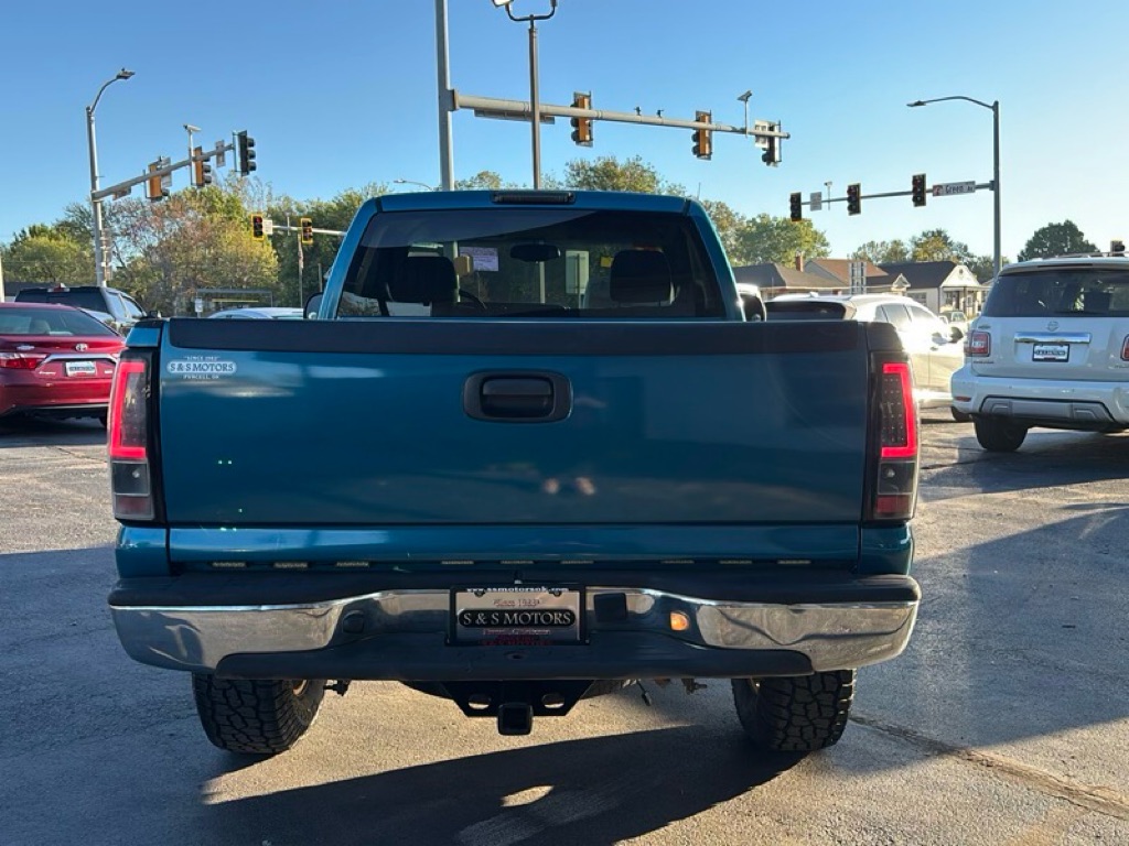 Photo 4 of this CHEVROLET SILVERADO 1500