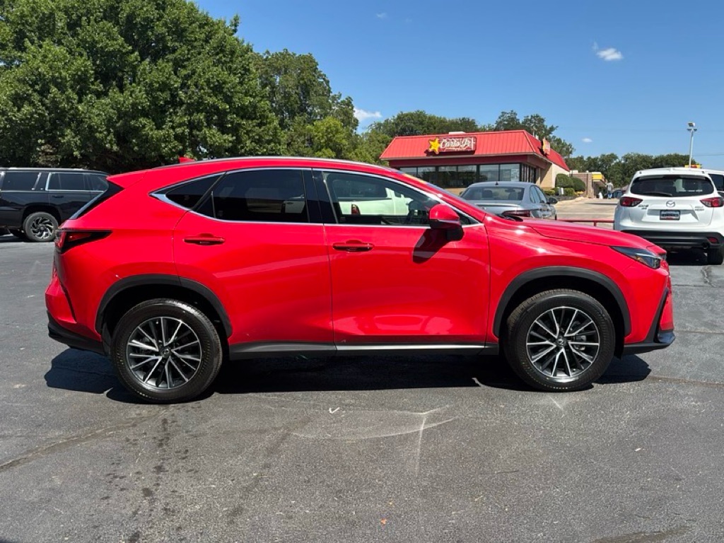 Photo 6 of this LEXUS NX