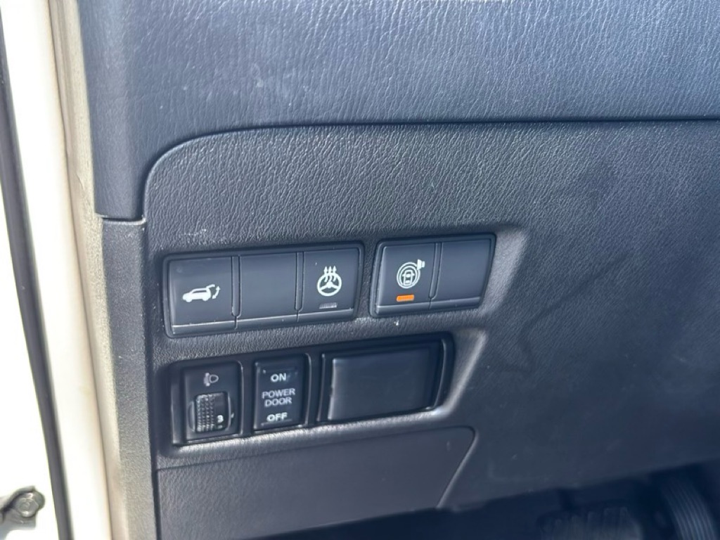 Photo 11 of this NISSAN ARMADA