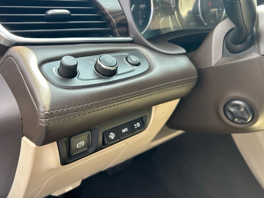 Photo 11 of this BUICK LACROSSE