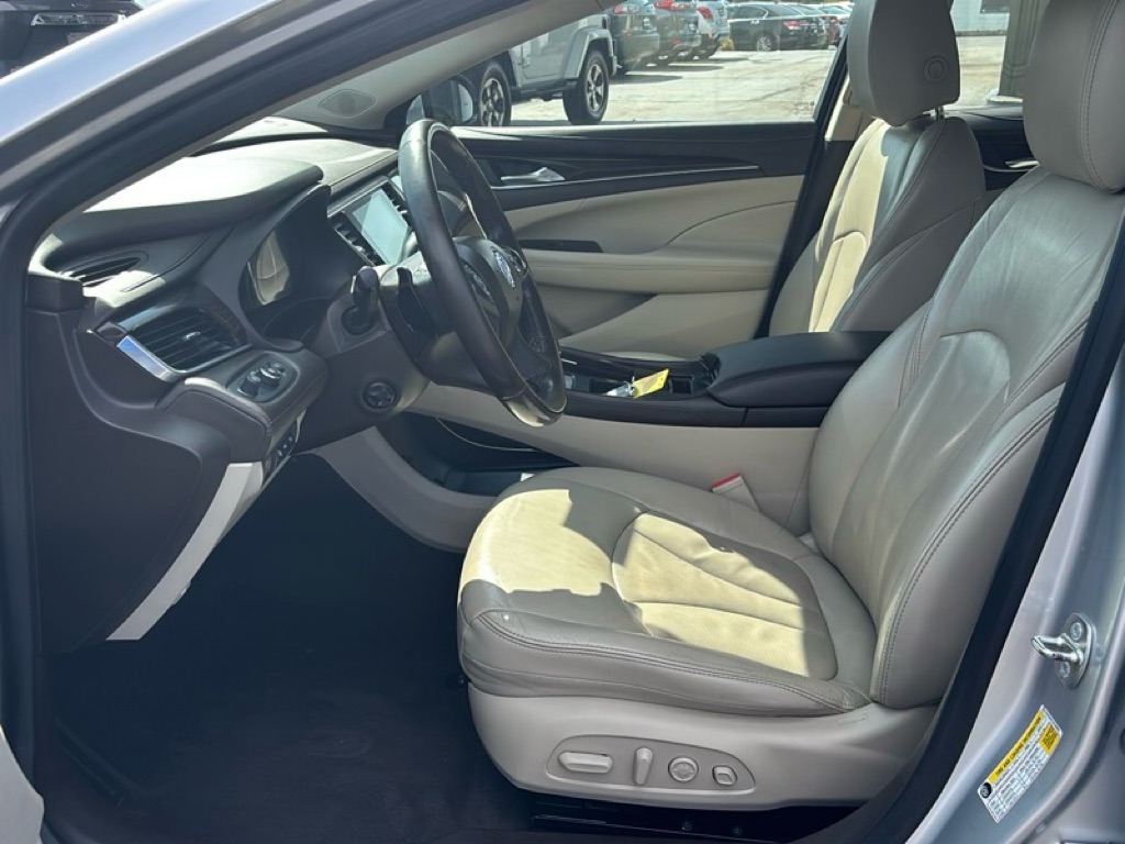 Photo 9 of this BUICK LACROSSE