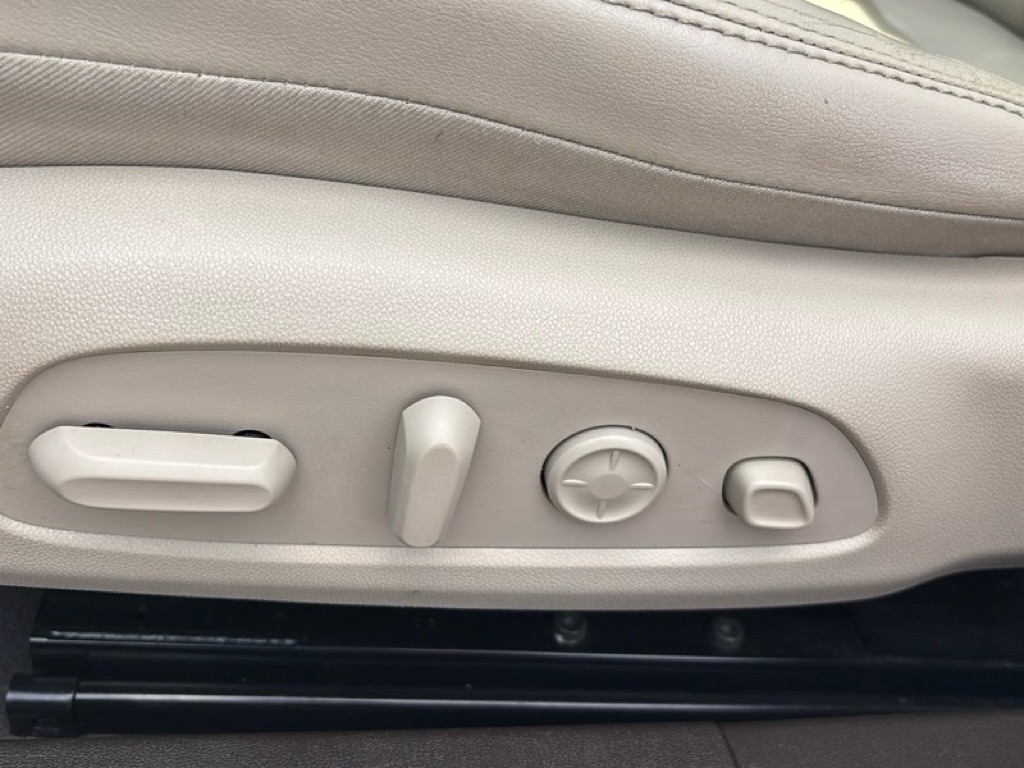 Photo 10 of this BUICK LACROSSE