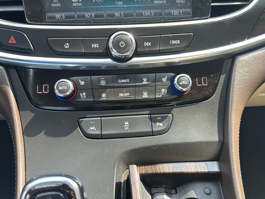 Photo 16 of this BUICK LACROSSE