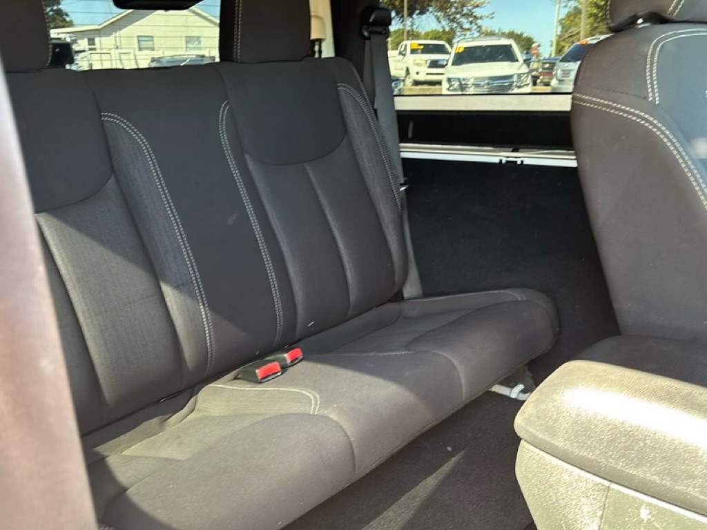 Photo 17 of this JEEP WRANGLER