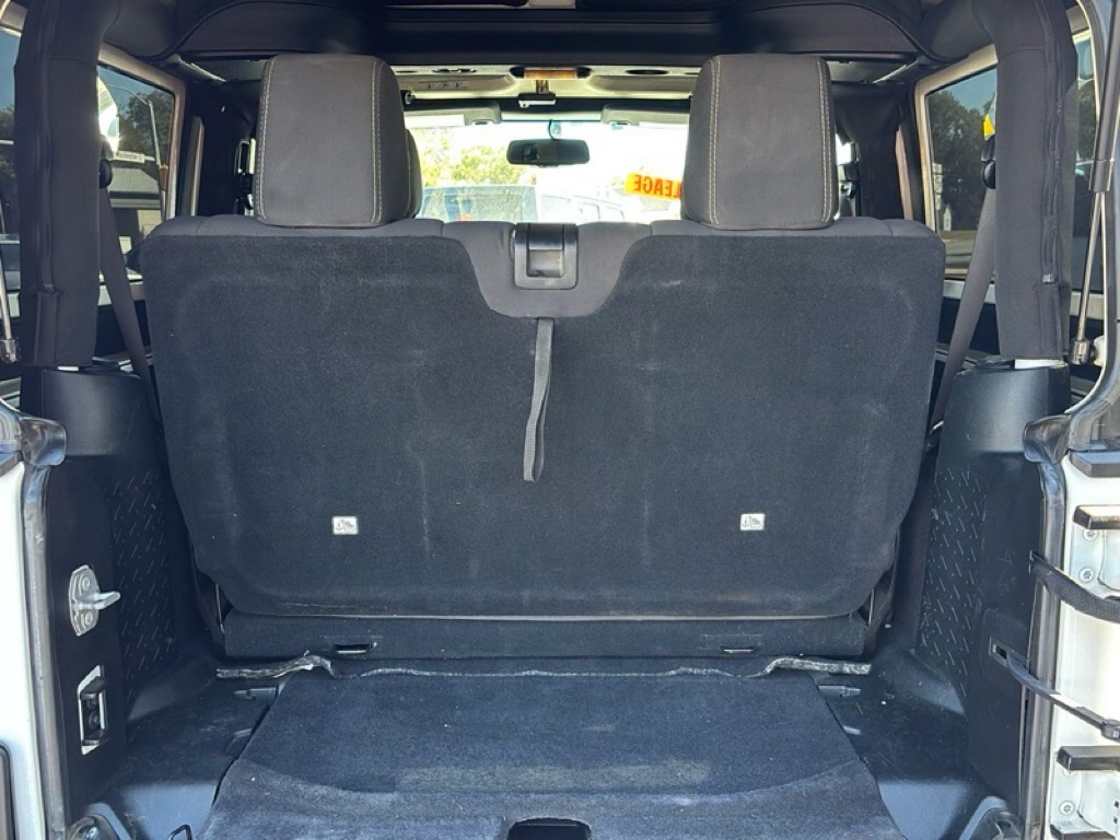 Photo 16 of this JEEP WRANGLER