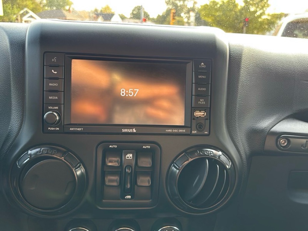 Photo 14 of this JEEP WRANGLER UNLIMI