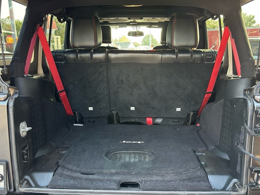 Photo 19 of this JEEP WRANGLER UNLIMI