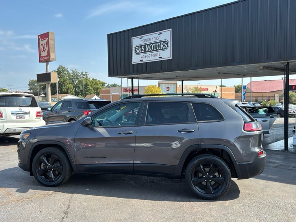 Photo 3 of this JEEP CHEROKEE
