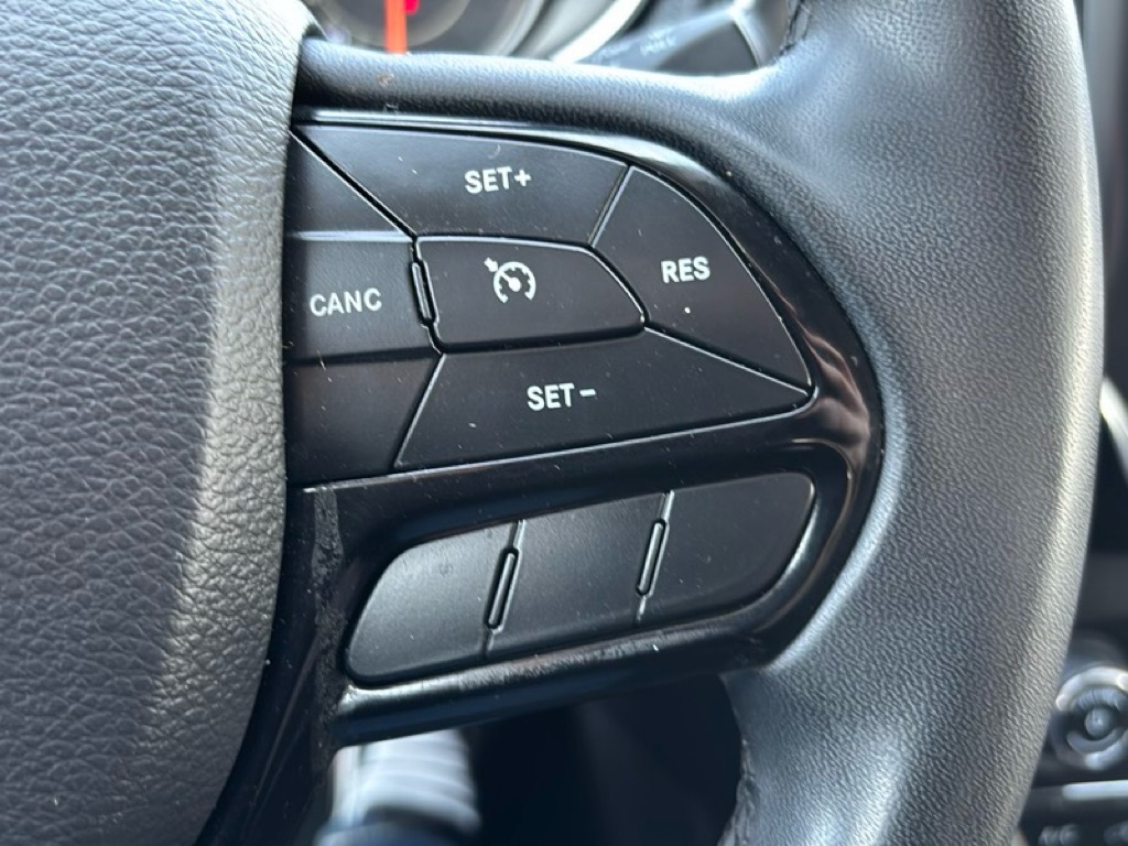 Photo 14 of this JEEP CHEROKEE
