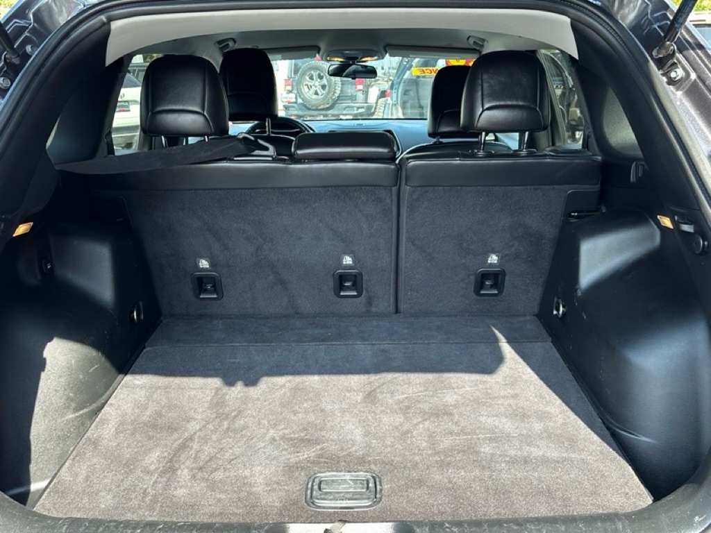 Photo 21 of this JEEP CHEROKEE